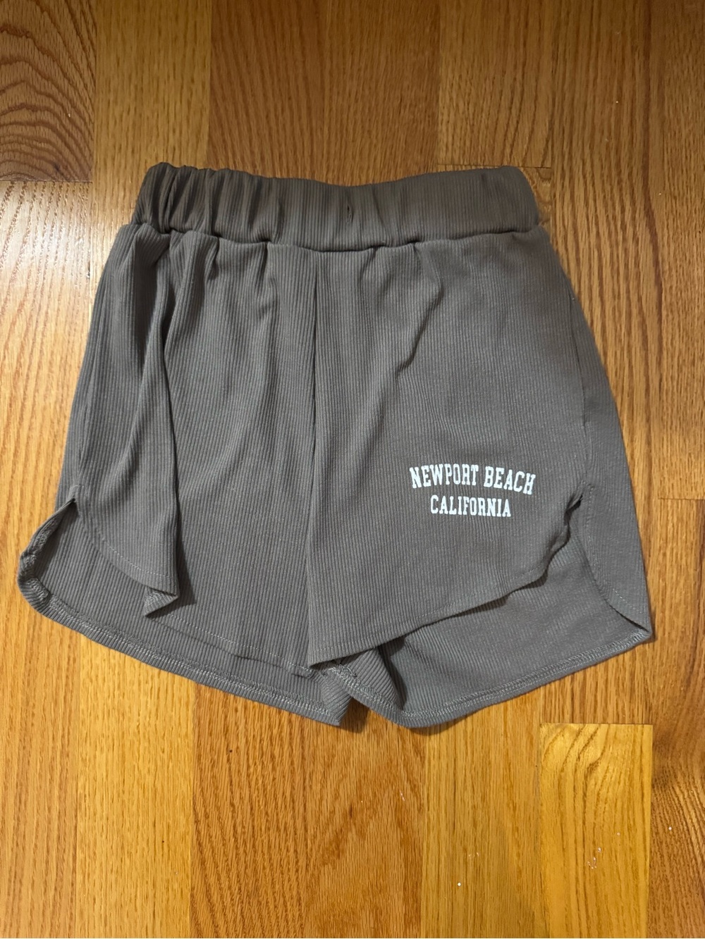 Uniqlo Gray Newport Beach California Athletic Shorts